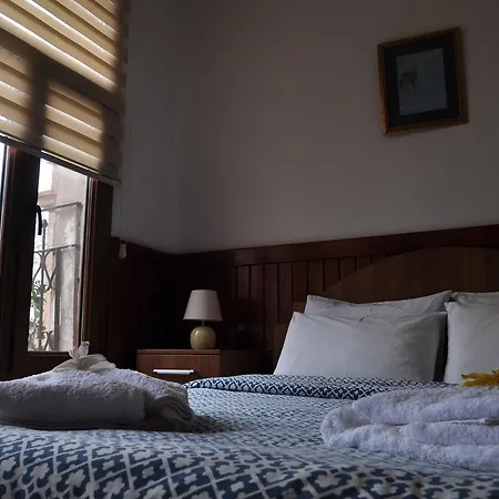 Saatli Konak Otel Ayvalı