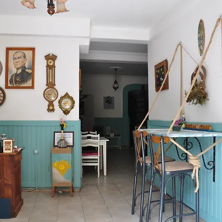 Saatli Konak Ayvalı