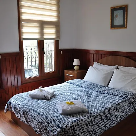 Saatli Konak Ayvalı